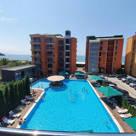 Hotel Neptun Kvariati Exteriör bild