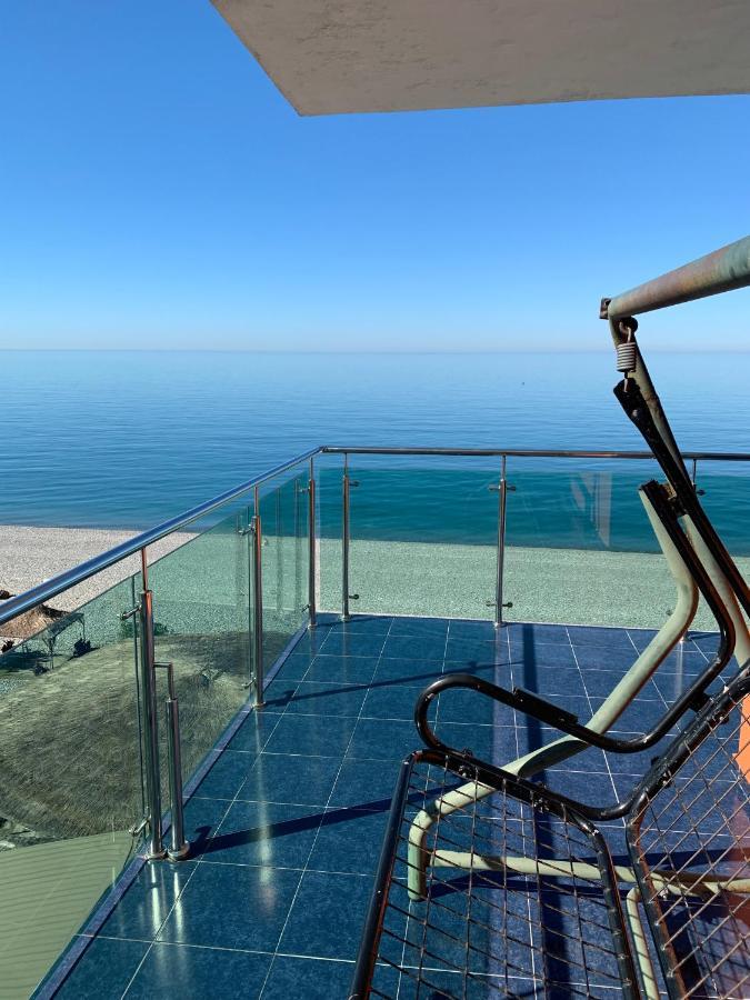 Hotel Neptun Kvariati Exteriör bild