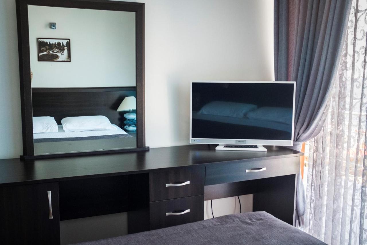 Hotel Neptun Kvariati Exteriör bild