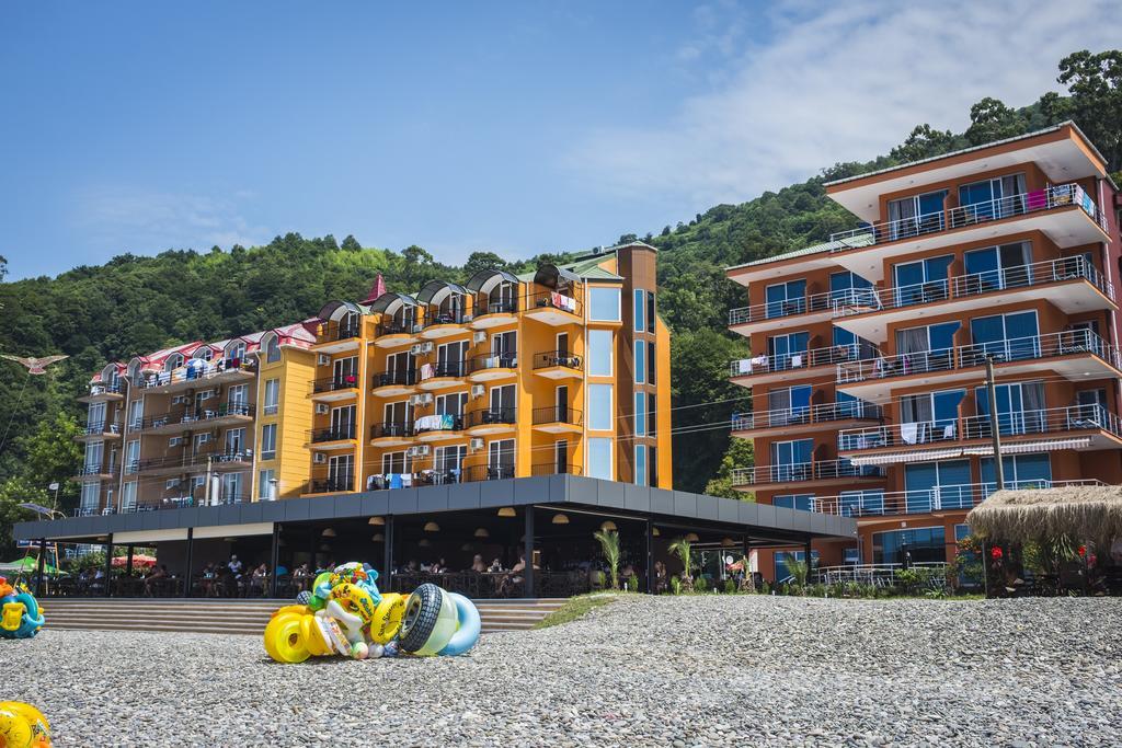 Hotel Neptun Kvariati Exteriör bild